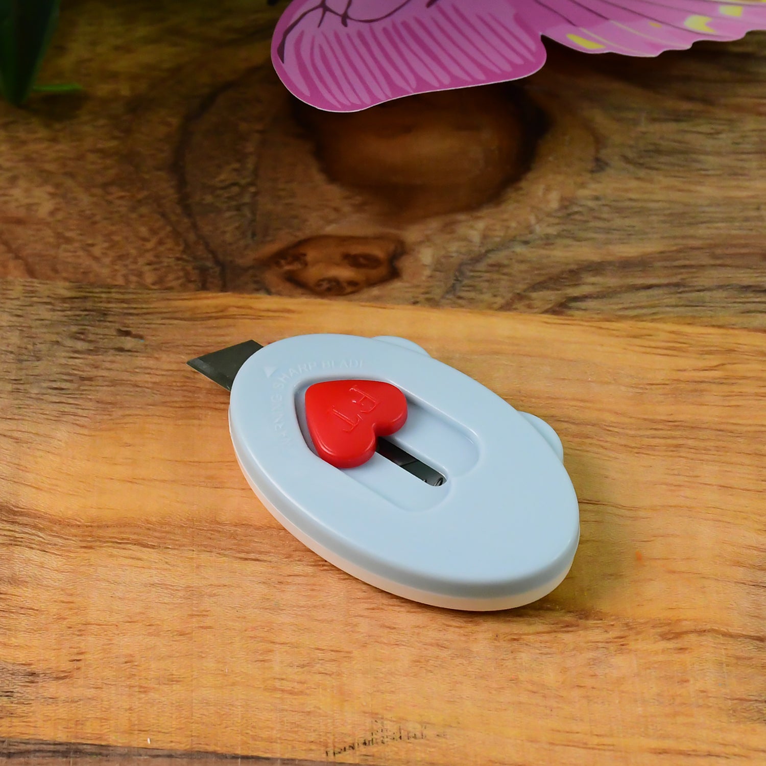 Mini Utility Cutter  Knife With Heart-shaped Safety Lock (1 Pc)